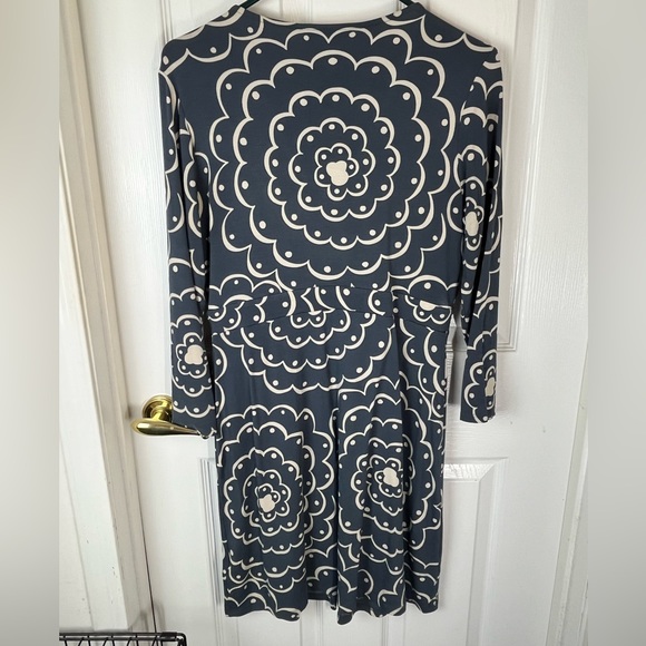 Boden V-neck gathered pullover dress in slate gray/blue color, size 8 - Picture 2 of 7